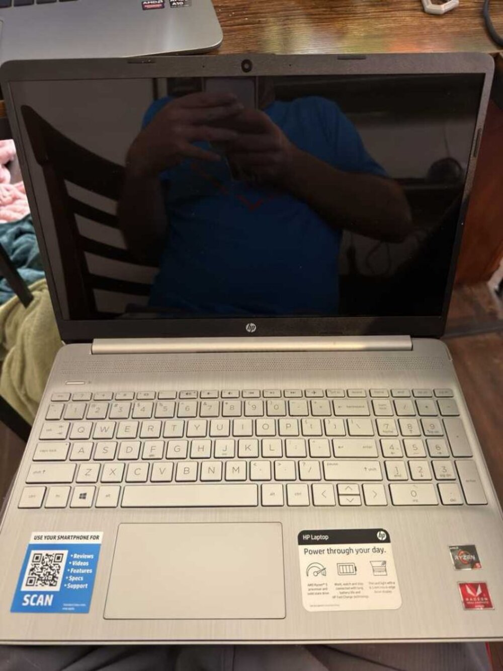 HP 15-ef0023dx 15.6 Touchscreen Ryzen 5 3500U 12GB 256GB SSD Windows 11